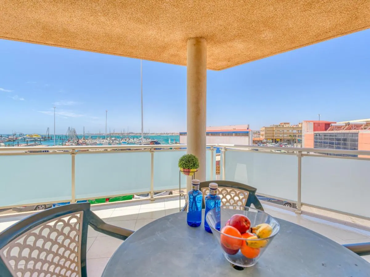 Homeforguest Apartamento Con Terraza En El Puerto De Corralejo Apartment