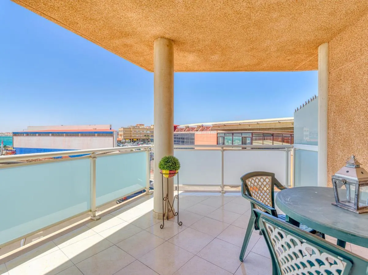 Homeforguest Apartamento Con Terraza En El Puerto De Corralejo Apartment